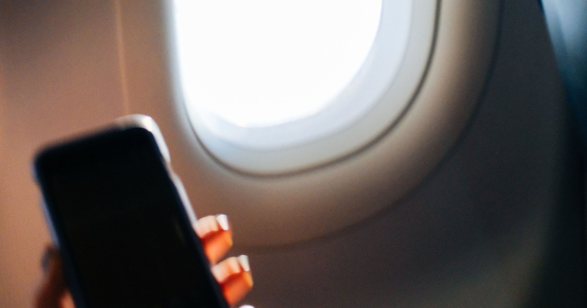 Airlines Selling Branded Travel eSIMs: Air India EasyRoam and the Wider Trend