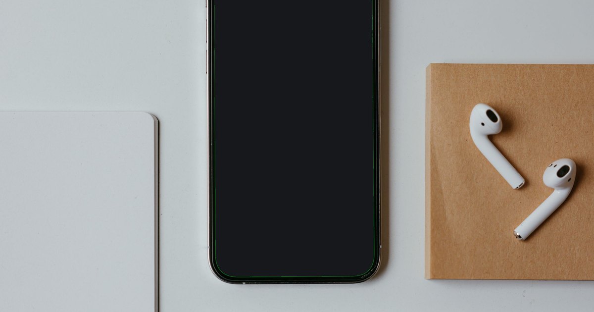 Digital Nomad Tech Kit: The Minimal Gadget Setup for Working Anywhere